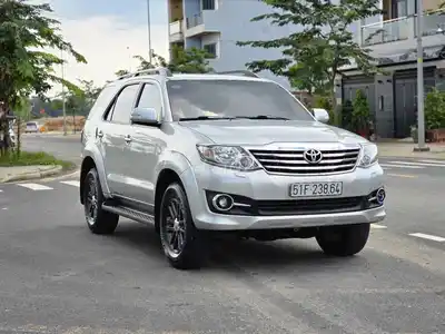Toyota Fortuner 2015 бензин