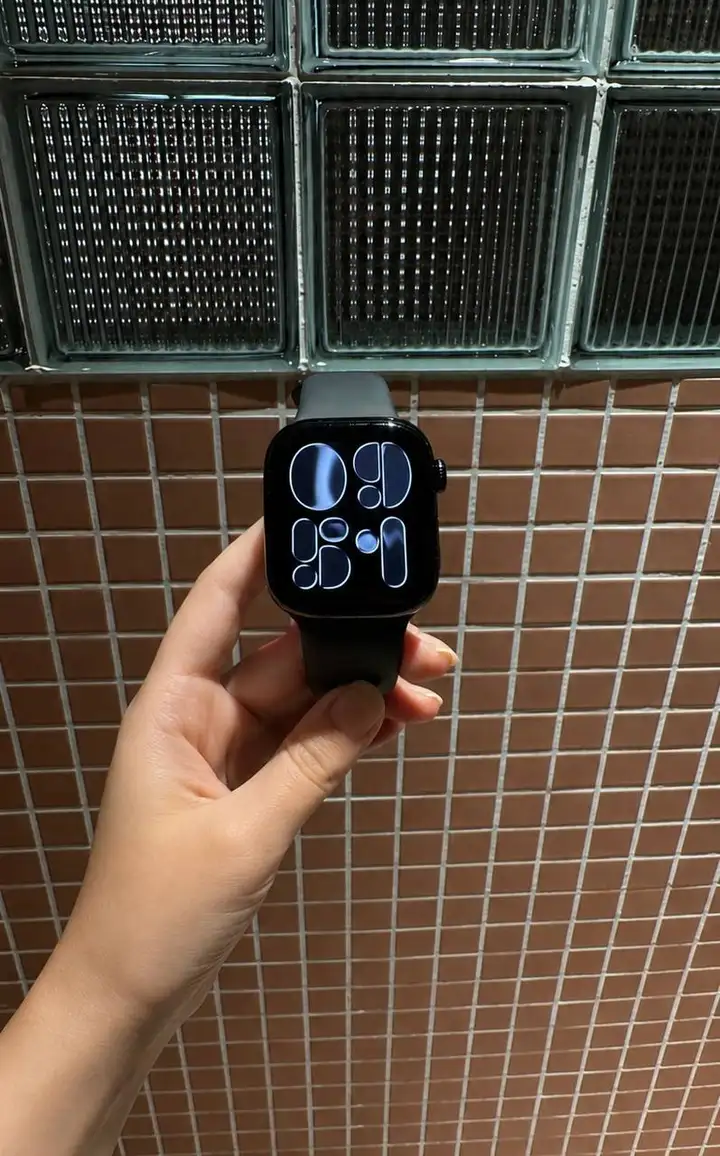 Apple Watch Series 10 (42 mm)