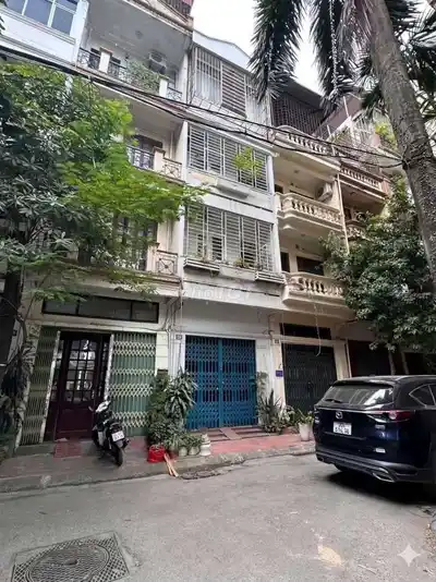 (Разъезд двух авто) Чунг Кинь, 45м² х 4 этажа, 4 спальни, 15 млн, склад, офис, онлайн-спа, долгосрочно