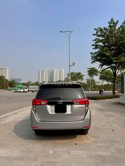Toyota Innova 2.0E 2019 МКПП Серебристый