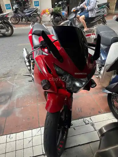 Honda CBR150 красная, импорт из Таиланда