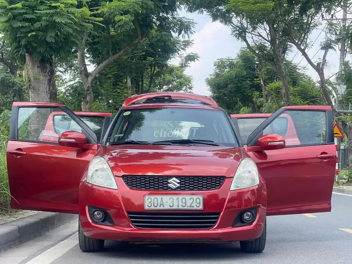 Suzuki Swift SX 2014 AT, отличное состояние, полная комплектация