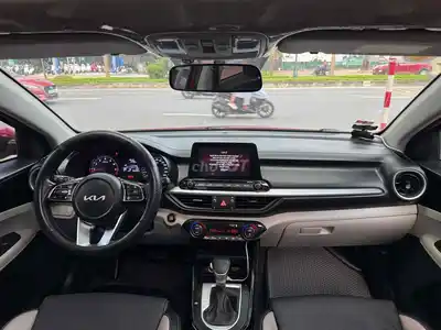 Седан Kia K3 1.6 Luxury 2022, красный, 65000 км