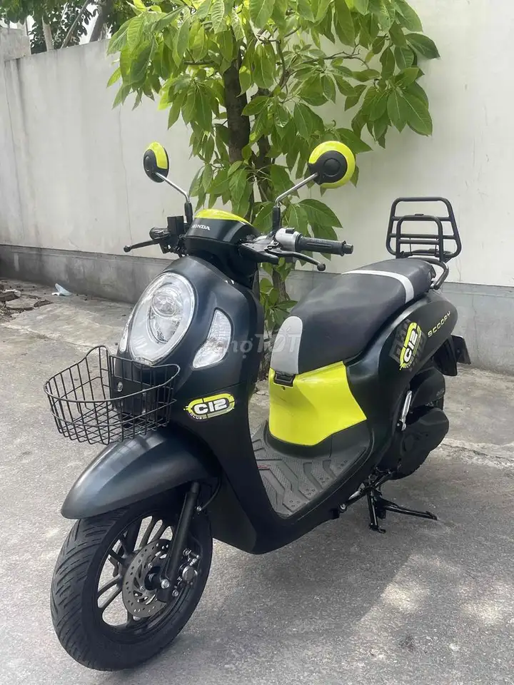 Honda Scoopy скутер черный желтый 2024 смарт-ключ
