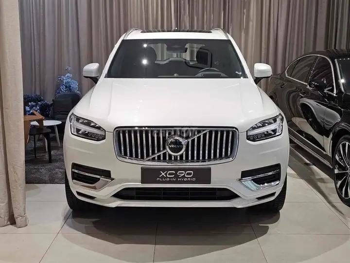Volvo XC90 Plug-in Hybrid 7 мест — Скидка 666 миллионов