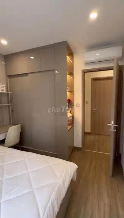 3-комнатная квартира Vinhomes Smart City в аренду, полностью меблированная