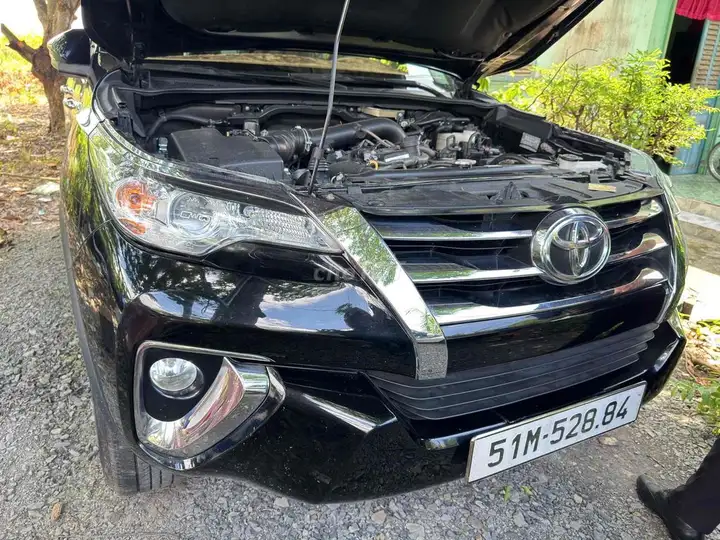 Toyota Fortuner 2.7V AT 2017 Черный 90000 км