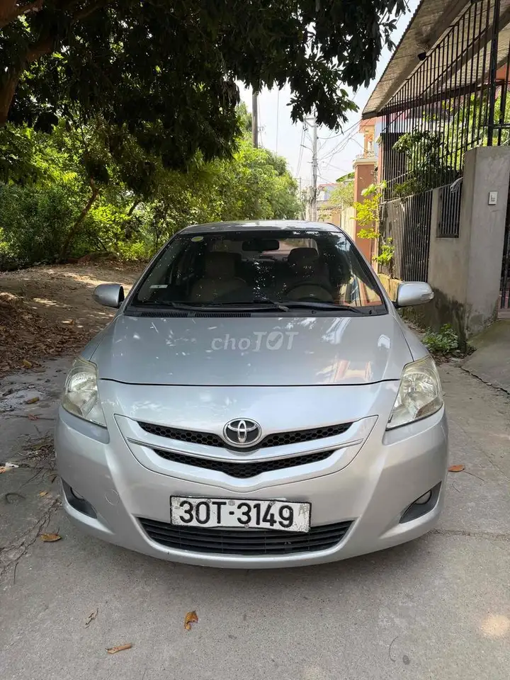 Toyota Vios E МКПП Серебристый