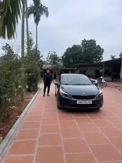Kia Cerato 5 мест, сине-черный