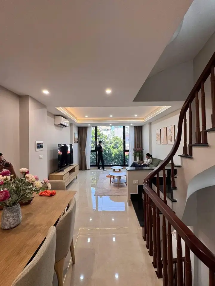 Bán nhà Việt Hưng, 80m², 4 tầng, sân vườn