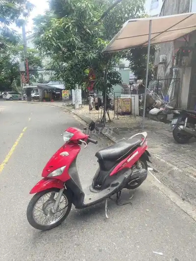 Yamaha Mio Thai с номером 43, отличный двигатель