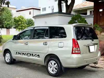 Toyota Innova 2.0G 2007 91000 км