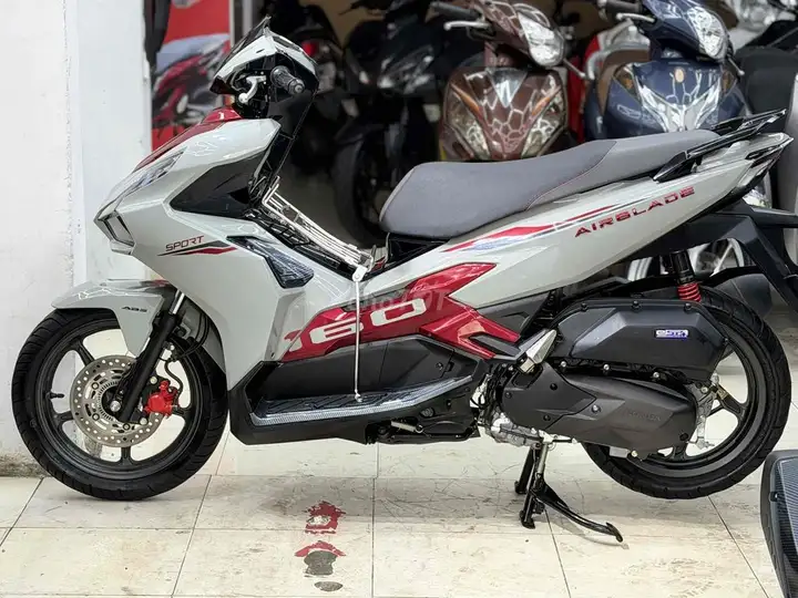 Honda Air Blade 160 ABS 2025 Серый цемент 8 000 км