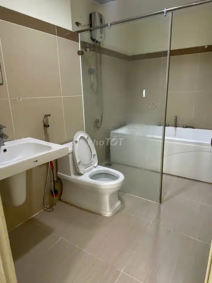 Комнаты с балконом и мебелью у Phu My Hung, Vivo City, от 2 до 2.5 млн