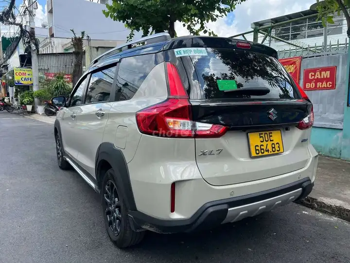 Suzuki XL7 Hybrid 2025