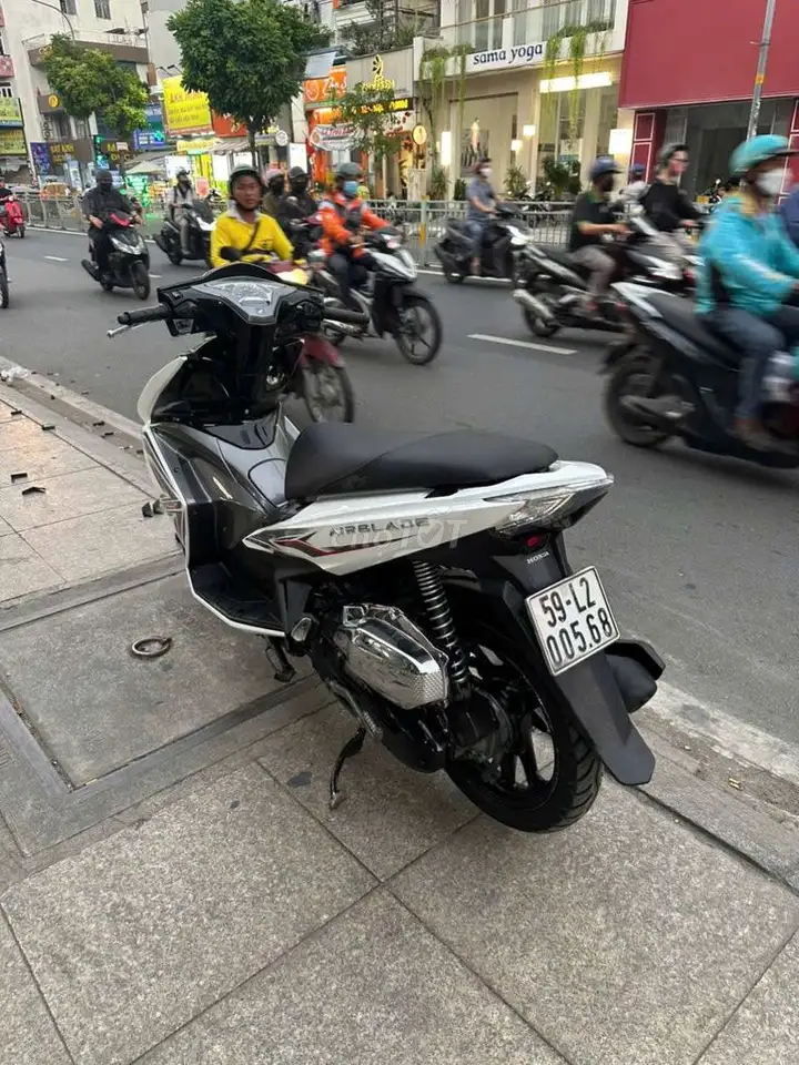 Honda Vario 150 2020 бело-серый