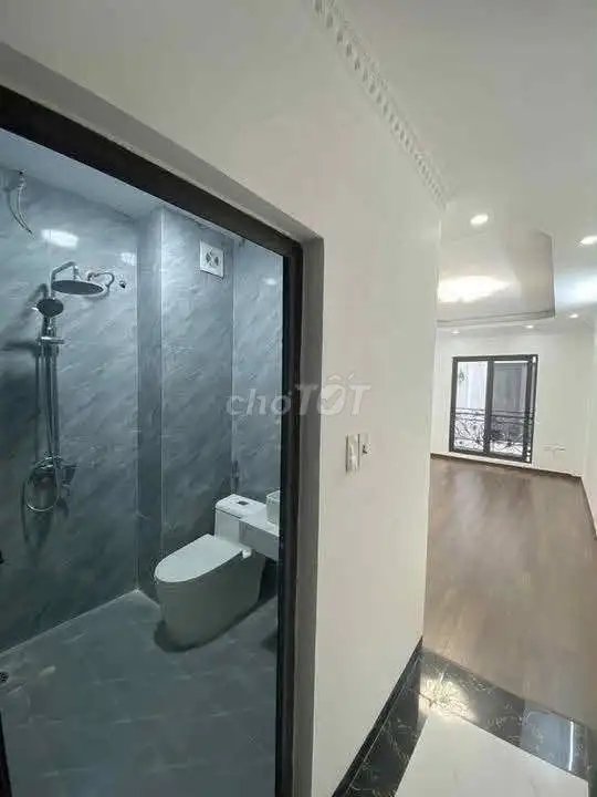 Nhà mới Thạch Bàn 31m 5 tầng 3PN gần Aeon, ô tô đỗ ngày đêm