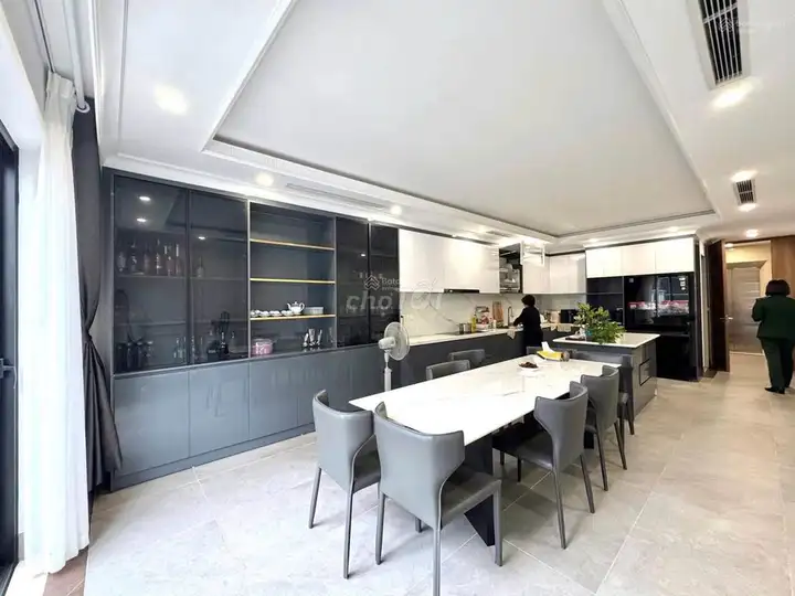 Cho thuê nhà nguyên căn Phố Hồng Hà - Ba Đình - Thang Máy