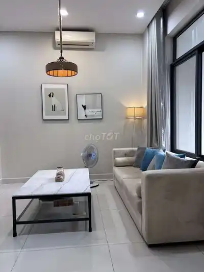 Таунхаус в Q2 Lakeview City, 1 этаж, 3 уровня, 5 спален, мебель, готов к заселению