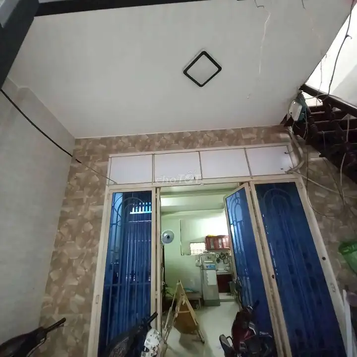 Дом 1 этаж ул. Нгуен Сон, 4x10м, рядом с Тоанг Нгок Хау
