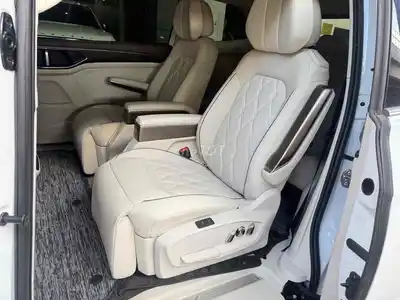 Toyota Viloran Luxury 2024 Белый 9 тыс. км (Хадонг)