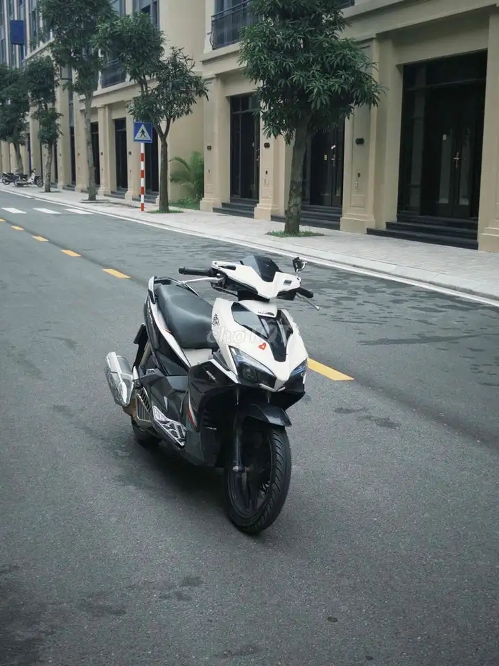 Honda AB 125 2016 белый черный