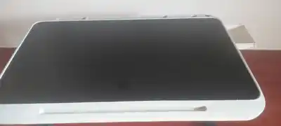 Столик для кровати с пеналом и слотами