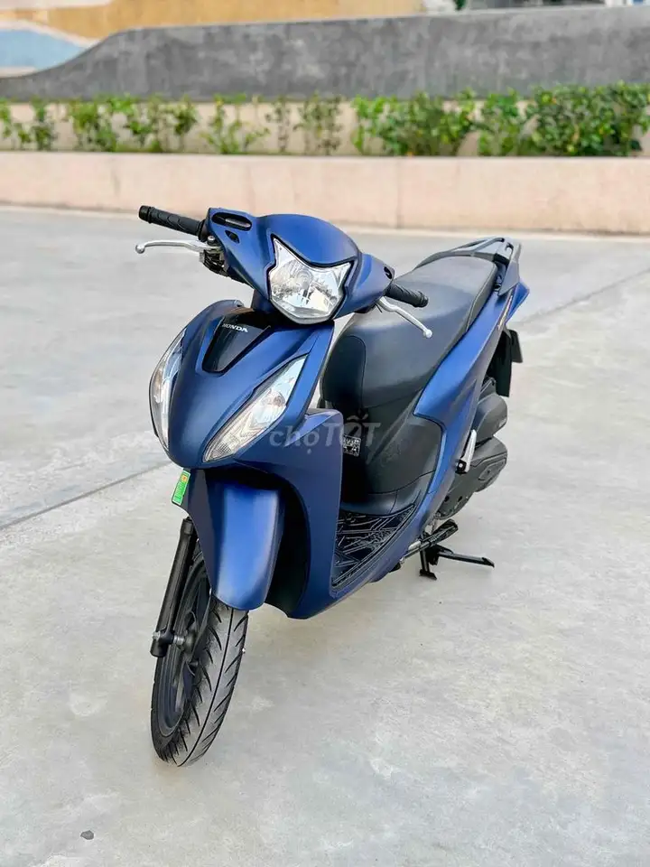 Honda Vision 2022, собственник, нужно продать