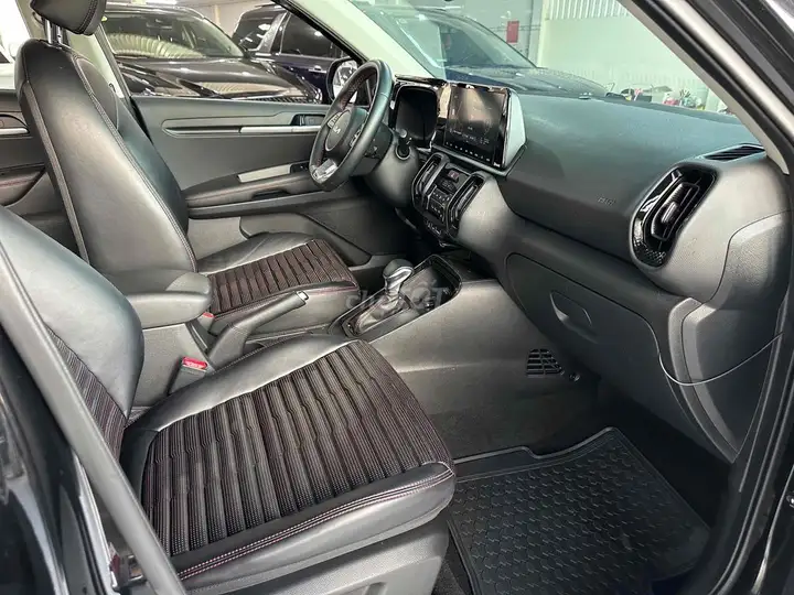Kia Sonet Premium 2022 черный 45 000 км