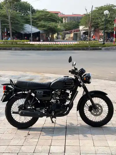 Kawasaki W175 2025 Black Style 10.000 км черный