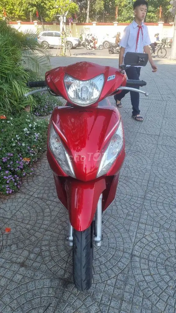 Honda Vision 2012, красный