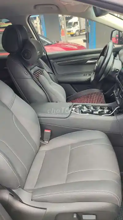 VinFast VF8 Eco 2023 Серый 60.000 км
