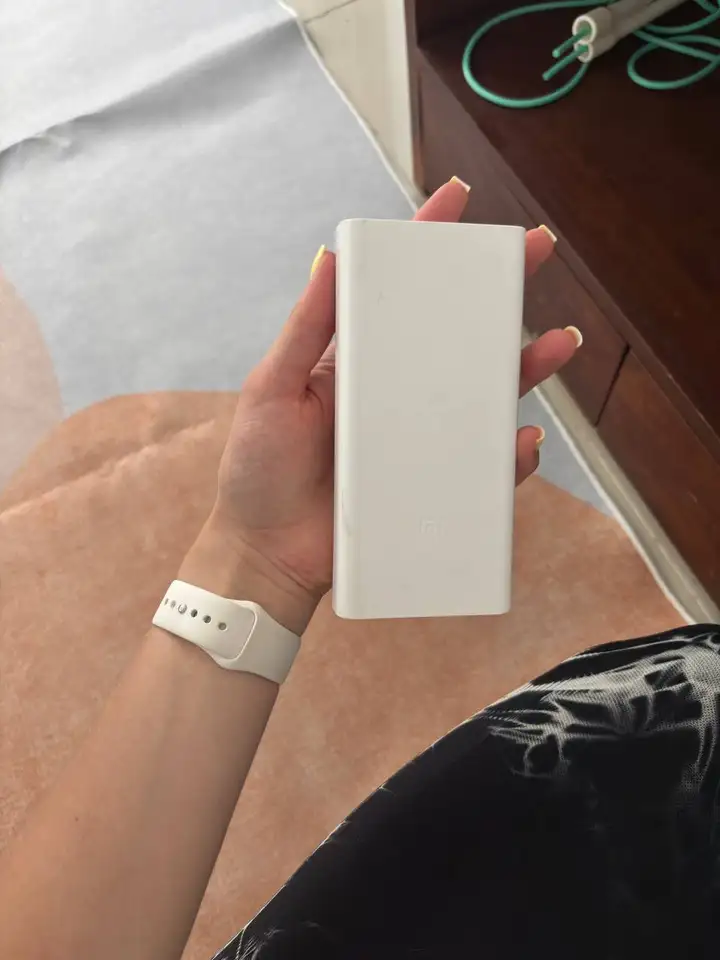 Колонка Маруся, проектор, повербанк, плойка Philips