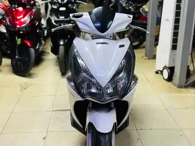 Мотосалон Thịnh Phát - Air Blade 110 белый оригинальный