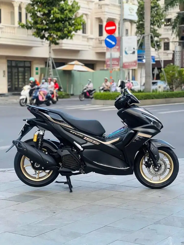 Мотоцикл Yamaha NVX v2 2022