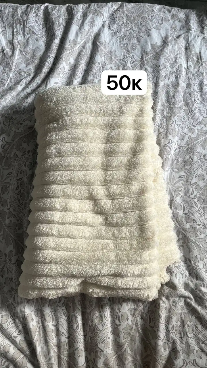 Плед, подушки, ваза, рамка, чехол для iPad