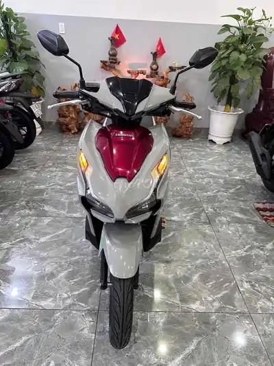 Honda AB 125 2024 Цементный серый 5400 км