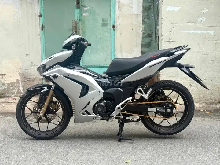 Honda Winner V3 ABS 2023, серебристый, от собственника