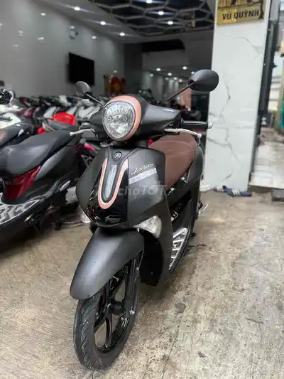 Yamaha Janus 2024 чёрный матовый, автомат
