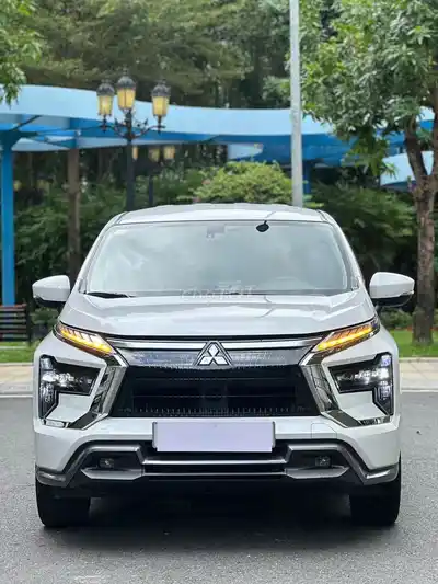 Mitsubishi Xpander 2025 Premium белый, пробег 20 000 км