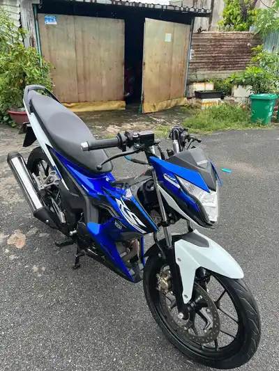 Honda Sonic синий белый, мотоцикл с ручным сцеплением
