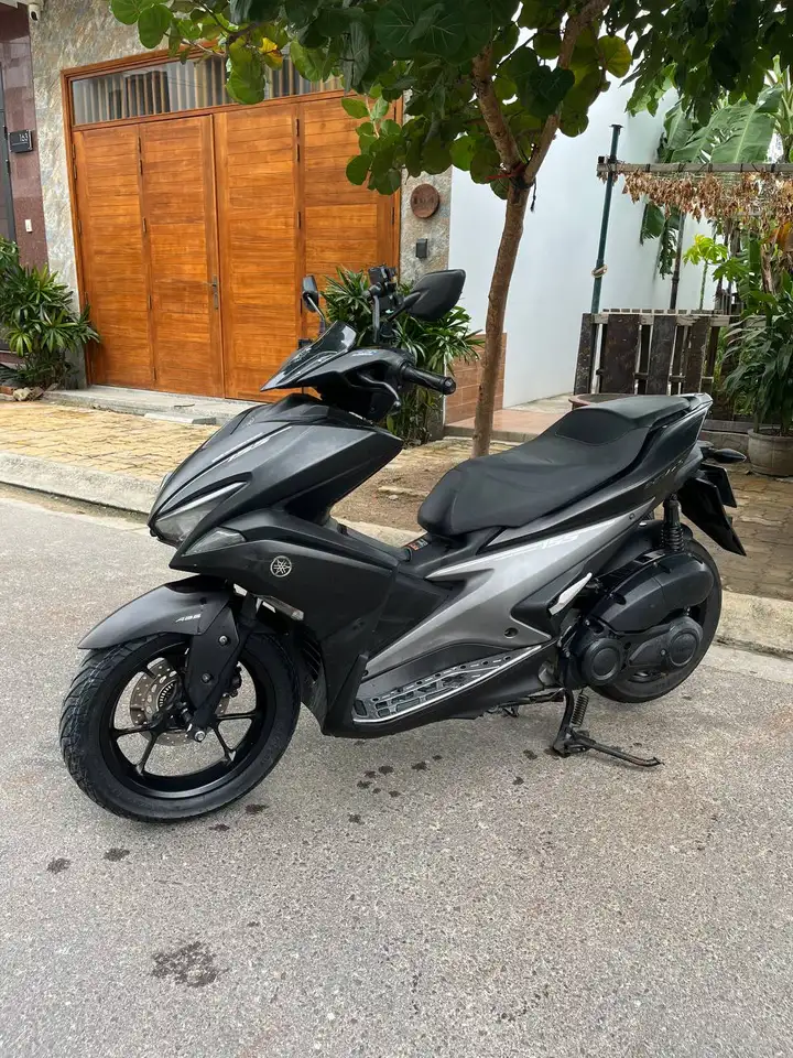 Yamaha NVX 155 V1