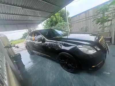 Mercedes-Benz E250 бензин черный