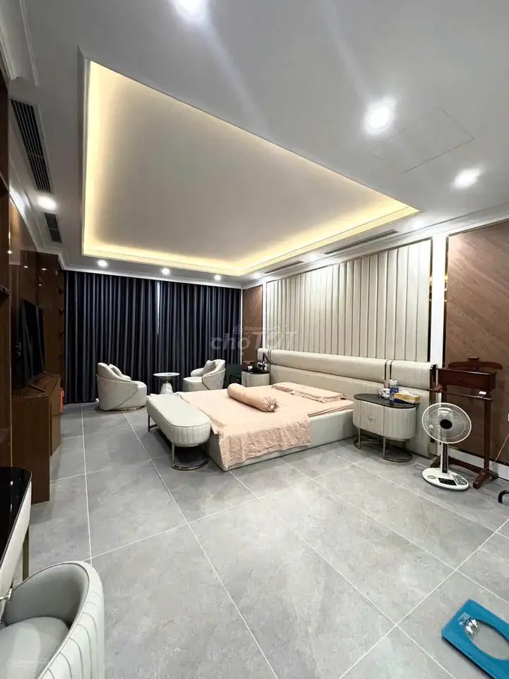 Cho thuê nhà nguyên căn Phố Hồng Hà - Ba Đình - Thang Máy