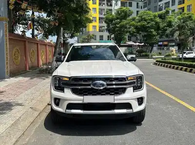 Ford Everest Titanium 2023 4x2 27000 км Белый