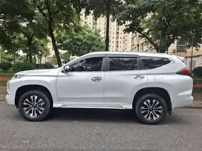 Mitsubishi Pajero Sport 2022 70000 км Белый