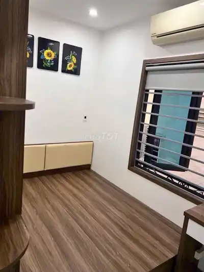Красивый полностью меблированный дом с 4 спальнями, 35 м², 3 этажа, 9 миллионов долларов в месяц