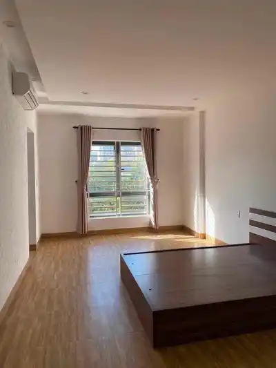 КРАСИВЫЙ ДОМ В АРЕНДУ 4 ЭТАЖА 5PN KHUE MY DONG УЛИЦА 7 РЯДОМ С МОИМ KHE-40TR