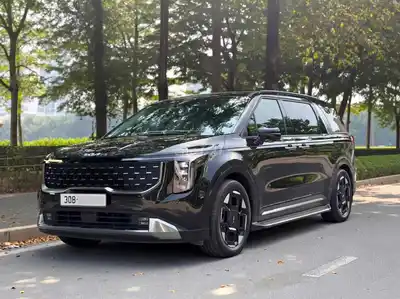 Kia Carnival 2025 Premium 2.2D 20 000 км Черный