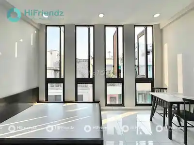 Перекресток Phú Nhuận 🔥 Студия 30м2 с балконом, окном, мебелью у парка Gia Định
